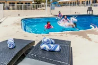 Outback Motel Mt Isa - Pools