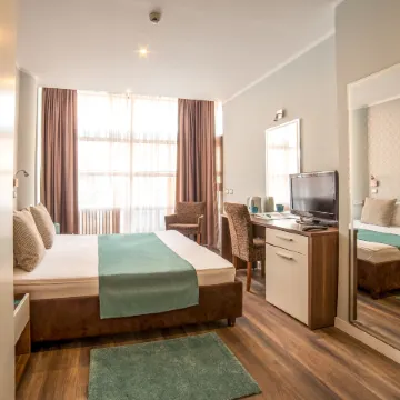 Balkan Hotel Garni Отели рядом с достопримечательностью «Парк Кошутняк»