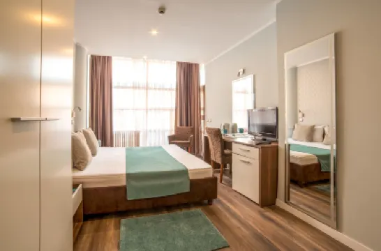 Balkan Hotel Garni Hotels near Čukarica