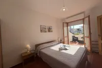 Bright flat near the beaches of Lu Bagnu Hotels in Lu Bagnu