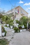 Vibrant Spetses - Mata Colorful Nest