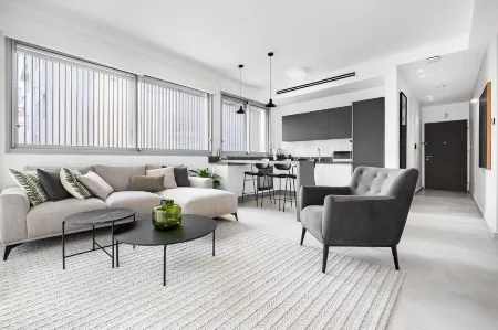 KG4 Lux Apartments Отели рядом с достопримечательностью «Площадь Ицхака Рабина»