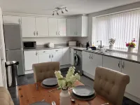 2 Bed-Sleeps 4-Parking-Beachside-Golf Access