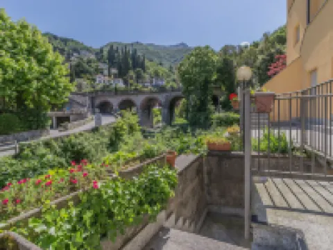Amazing Life House Hotels in Perledo