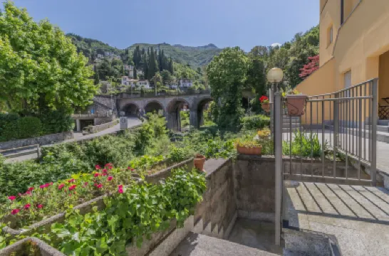 Amazing Life House Hotels near Castello di Vezio