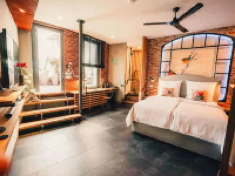 36 Phô Cô Hotel & Suites Hotels near Stadtmuseum Weimar