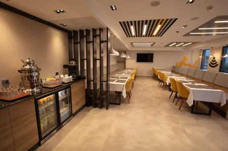 Valent Otel Business Отели в г. Эдремит-Корфез