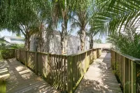 EXCEPTIONAL EXCLUSIVE ONE-OF-A-KIND 5 BEDROOM 5 BATH LODGE IN VENICE
