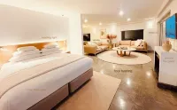 Saltwater - Absolute Oceanfront, Hot Tubs, Sauna, Fire Pits Hotels in 