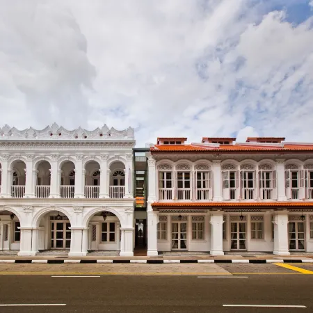 The Sultan Отели рядом с достопримечательностью «Торговый центр Golden Mile Complex»