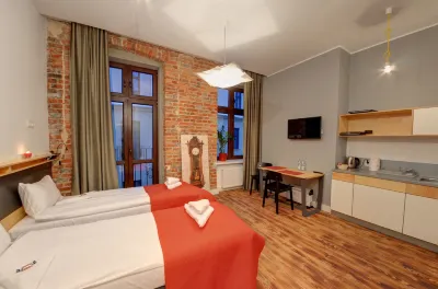 Good Time Aparthotel Hotels near Mural "Czas pożarł nas"