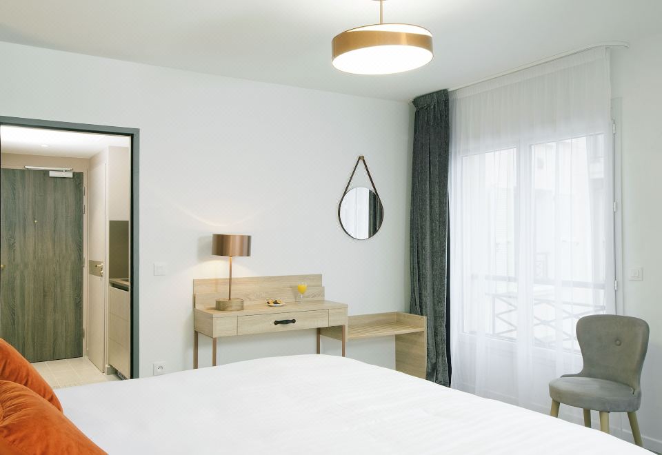 레지돔 퓨토 라 데팡스의 조식 뷔페 