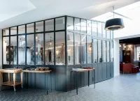 Logis Hôtel Tante Yvonne & Son Restaurant Semi-Gastronomique - Lyon Nord Hotels in Monthieux