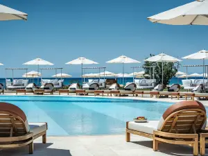 91 Athens Riviera, the Resort