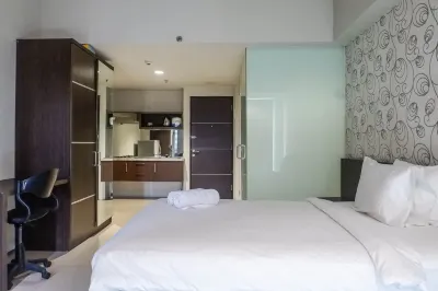 Classic Modern Studio Room Apartment at the Square Surabaya Hotel a Wonocolo