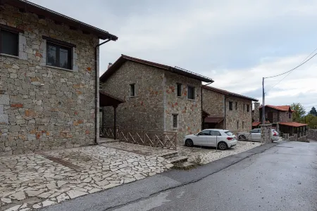 Parnassus Dreamwood Chalet