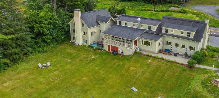 Brass Lantern Inn Hotels in Lamoille County