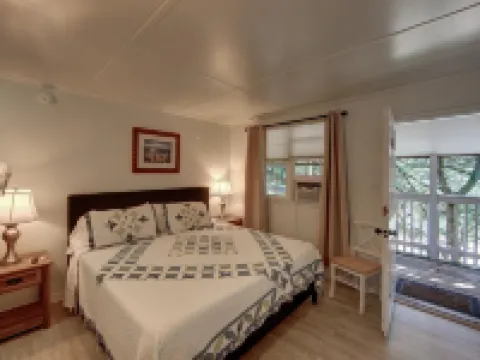 Blackbeard's Lodge Hotels in Ocracoke