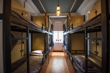 The Like Hostel & Cafe