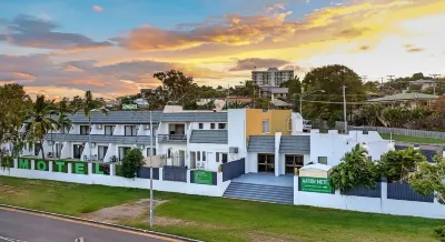 Aaron Motel Hotels in West Gladstone