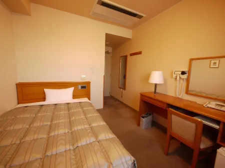 Hotel Route-Inn Yonezawa Ekihigashi Отели рядом с достопримечательностью «Kasugasan Rinsenji Temple»