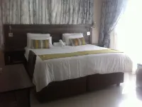 First Avenue Guest House - Pensions