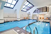 Holiday Inn & Suites Windsor (Ambassador Bridge) by IHG - Pools