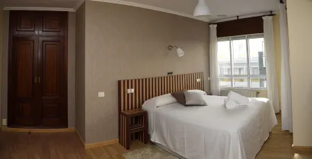 Hotel Villa De Ribadeo Отели рядом с достопримечательностью «Playa de las Catedrales»