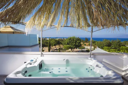 Latchi Escape Hotel & Suites Отели в г. Neokhorio