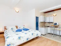Apartments and Room Napoli Hotels in Bol