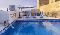 Iridium 70 Hotel - piscina