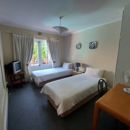 Newlands guest house Отели рядом с достопримечательностью «Стадион «Атлон»»