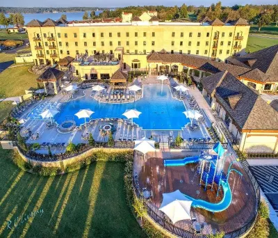 Shangri-La Resort Hotels in Grove