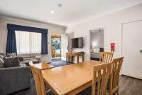 Karratha Central Apartments Hotels in Pegs Creek