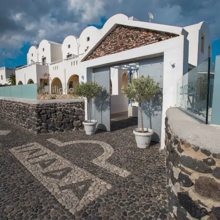 Iliada-Odysseas Resort Отели рядом с достопримечательностью «Пляж Периволос»