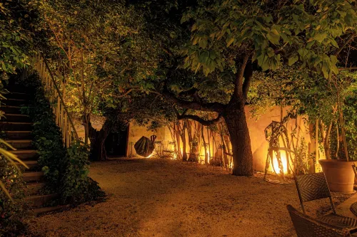 Logis Vignes Blanches Hôtel Cosy et Restaurant de Terroir Hotels in Beaucaire