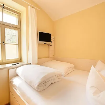 FeWo Leibnizallee Hotels near Villa Haar