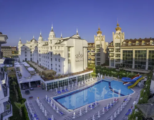 Side Royal Palace - Private Pools