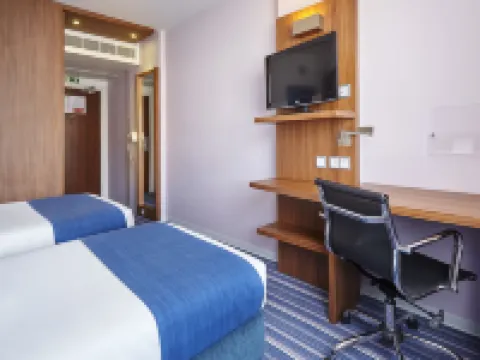 Holiday Inn Express LISBON - ALFRAGIDE by IHG Hotels in Oeiras