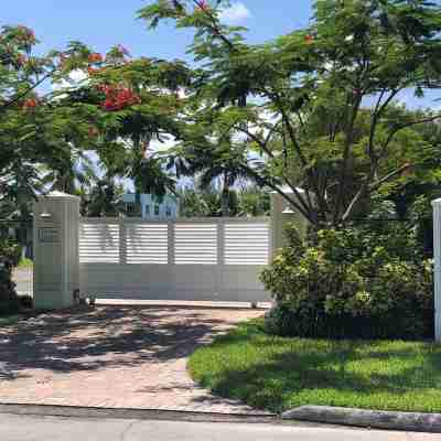 Dolphin Cove Hotel Exterior