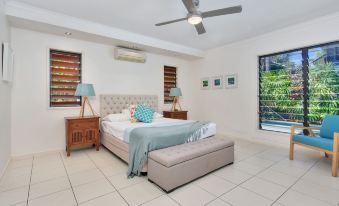 Seascape Luxury Beachfront House