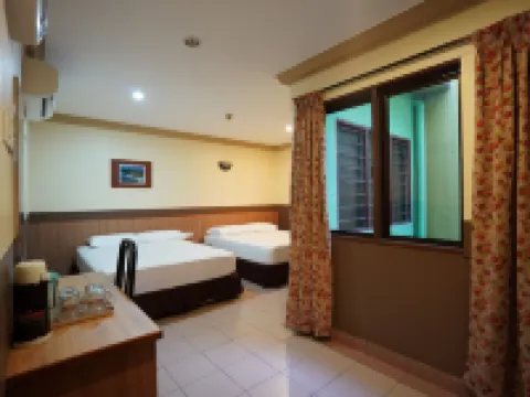 FullyWell Hotel Hotels in Kampar
