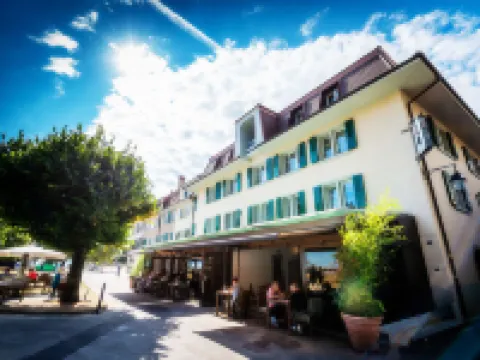 Au Major Davel Hotels in Cully