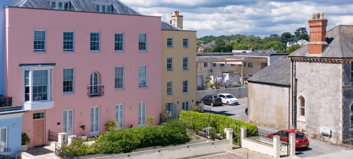 Nash House - Seafront With Parking Close to Town Ξενοδοχεία στην πόλη Tenby