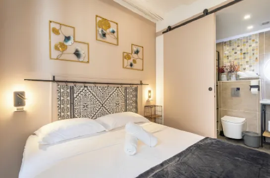 阿迪拉馬賽潘尼爾