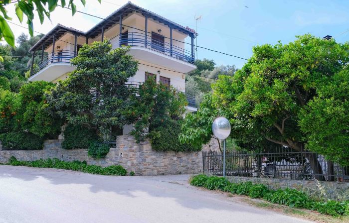 John's House - Chorto Pelion