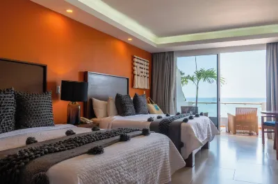 The Paramar Beachfront Boutique Hotel with Breakfast Included - Downtown Malecon Hotell i 5 de Diciembre