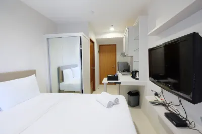 Budget Studio Apartment at Cinere Bellevue Suites Hotels near GRASEKA Taman Murai Garden Market