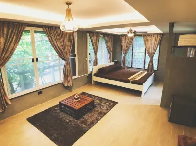 Eaustay Hotels in U Thong District