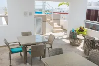 5th Coral Suite by Ixchel